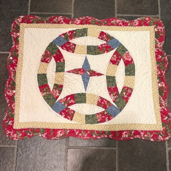 Quilted standard pillow sham, double wedding ring design - Picture 1 of 4